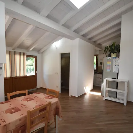 Orchidea - Indipendente Con Giardino Privato E Aria Condizionata Lägenhet