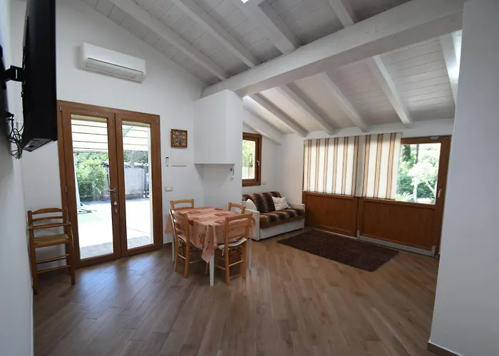 Orchidea - Indipendente Con Giardino Privato E Aria Condizionata 마리나디캄포